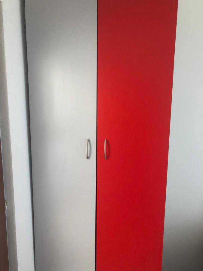 Lovely 1 Bedroom Apartment Close To Old Town Бухарест Экстерьер фото