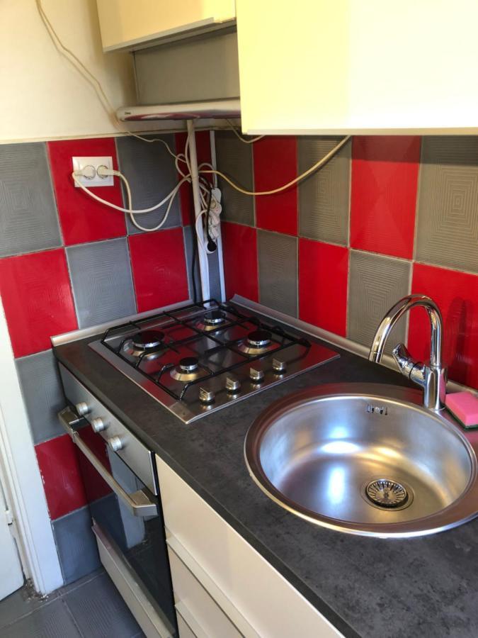 Lovely 1 Bedroom Apartment Close To Old Town Бухарест Экстерьер фото