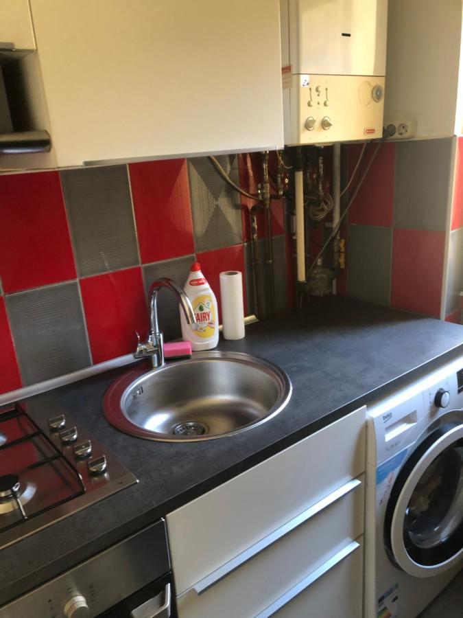 Lovely 1 Bedroom Apartment Close To Old Town Бухарест Экстерьер фото